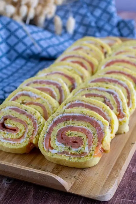 Roulé aux courgettes, saumon et fromage